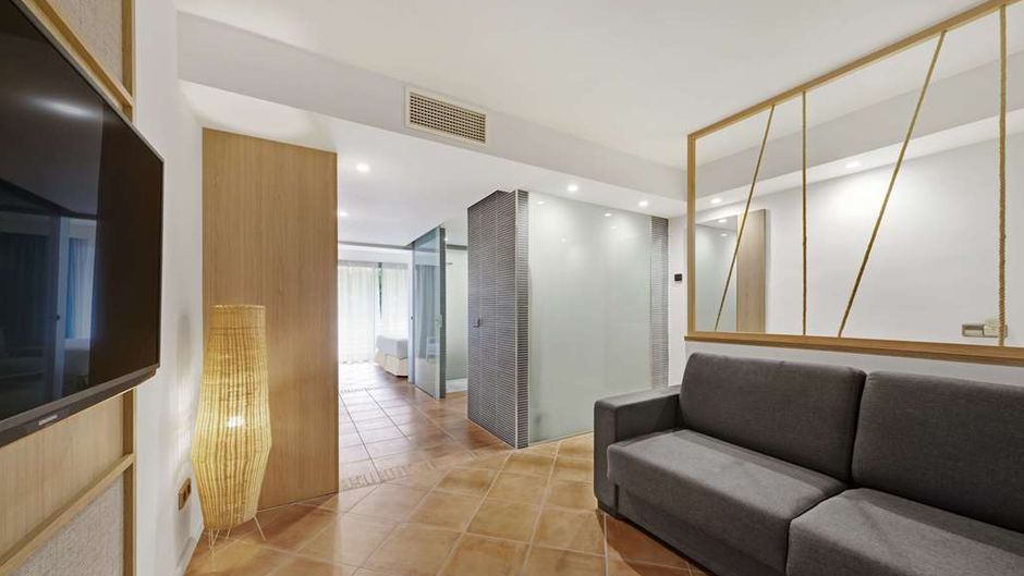 Occidental Cala Vinas Room