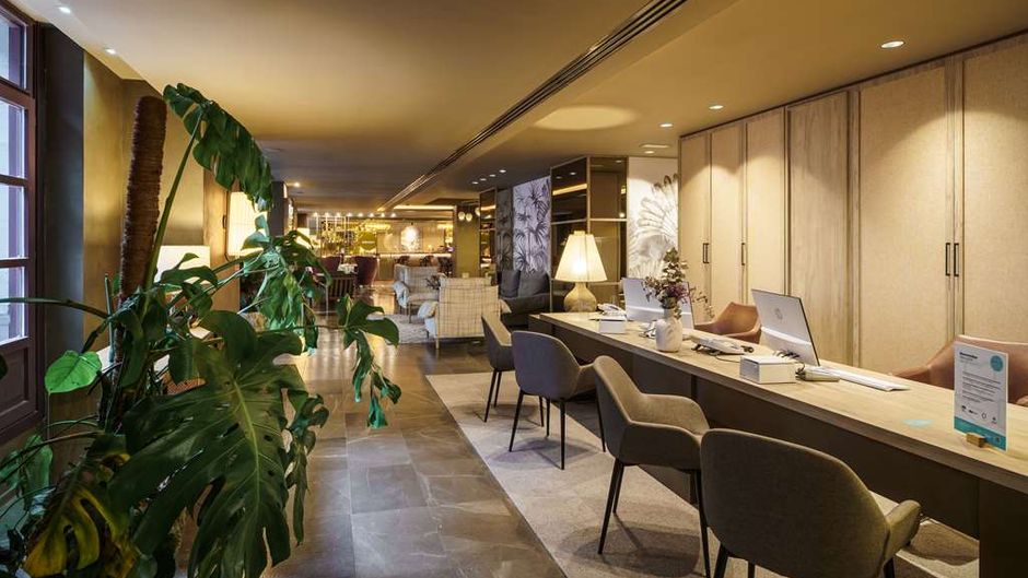 Barcelo Oviedo Cervantes Lobby