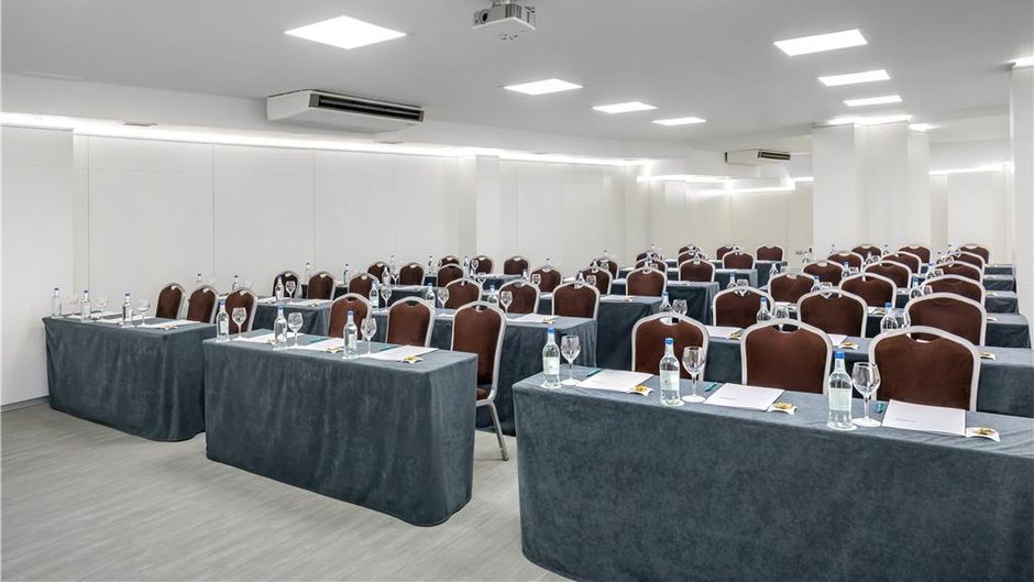 Occidental Santa Cruz Contemporaneo Meeting