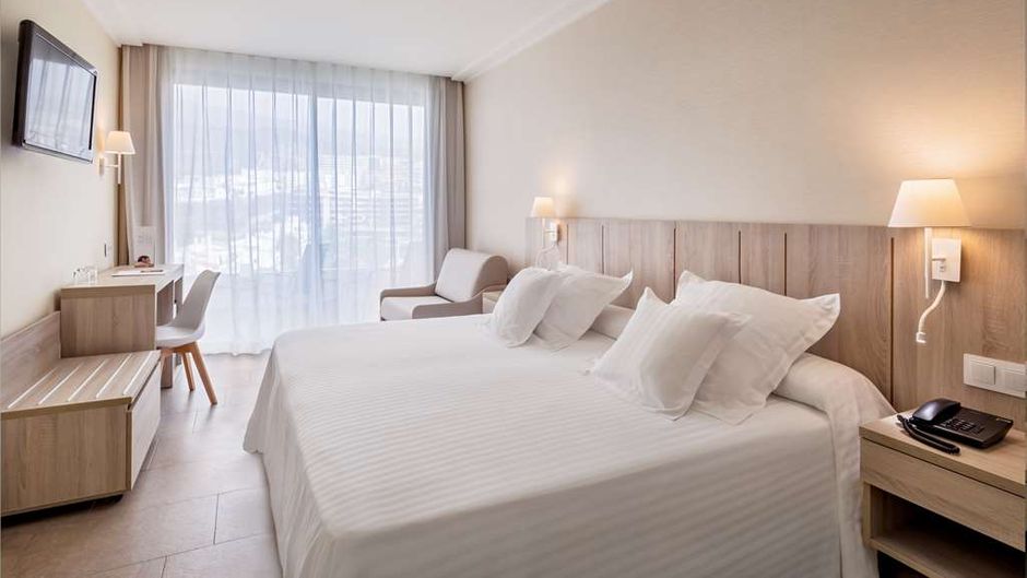 Barcelo Santiago Room