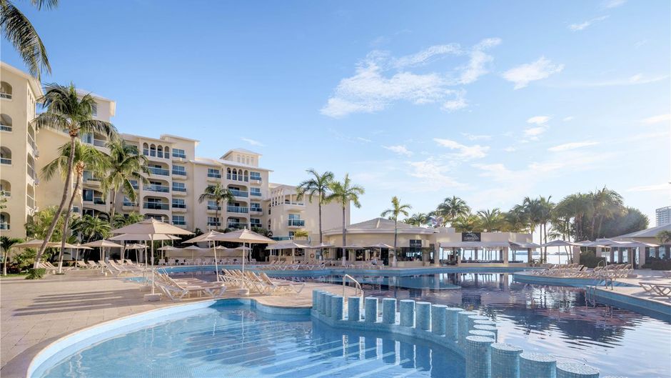 Occidental Costa Cancun Pool