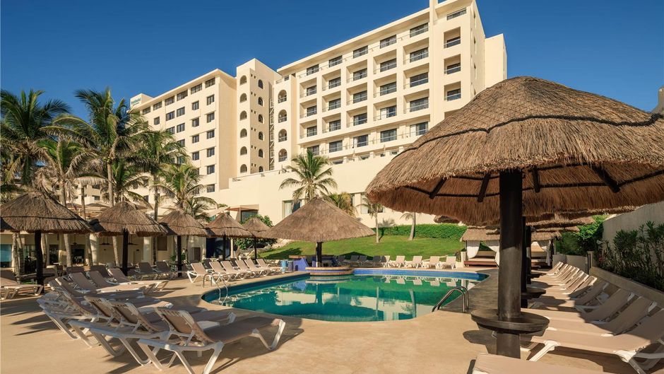 Occidental Tucancun Pool