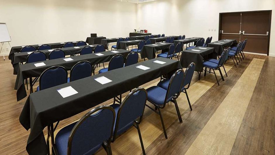 Tulip Inn Itaguai Meeting