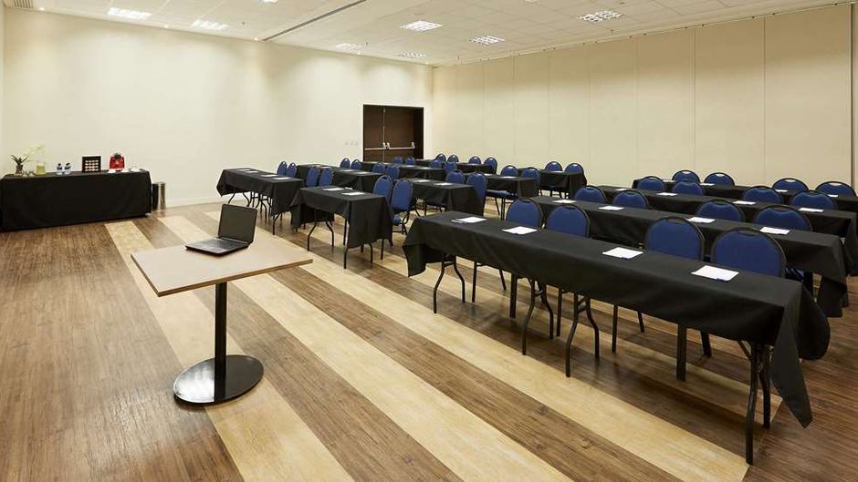 Tulip Inn Itaguai Meeting