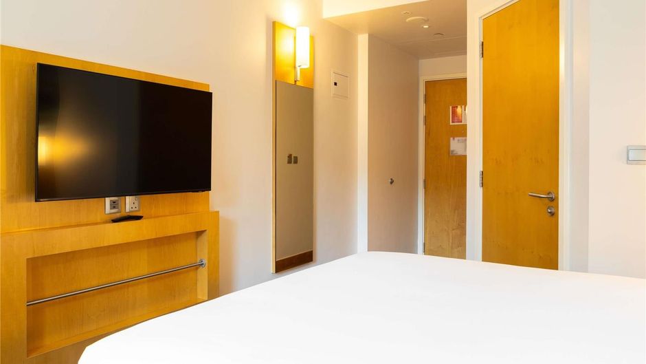 Ibis One Central Dubai Room