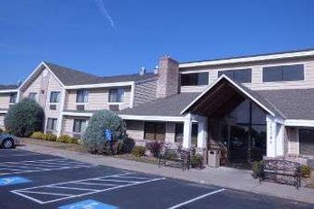 Baymont Inn & Suites Lakeville