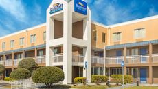 Baymont Inn & Suites Savannah Midtown