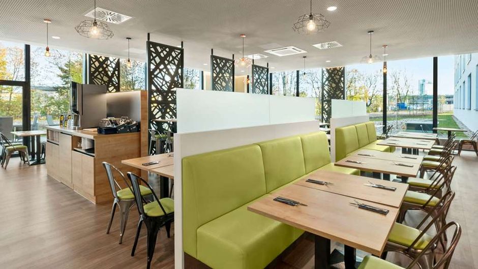 Super 8 Munich City North Restaurant