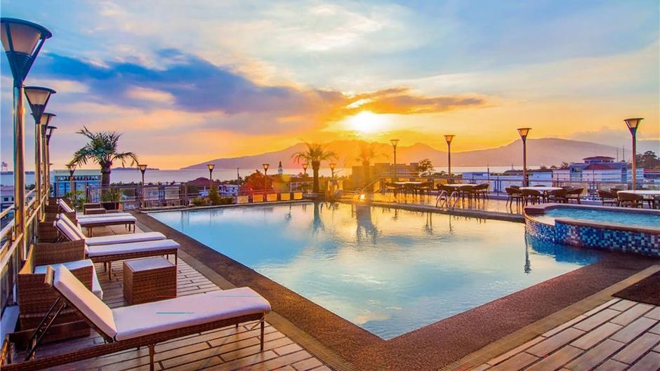 Best Western Plus Hotel Subic Pool