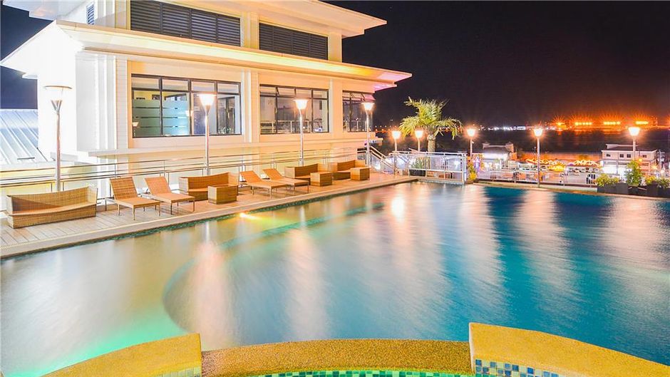 Best Western Plus Hotel Subic Pool