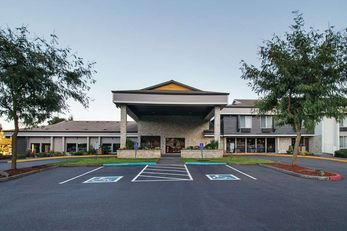 La Quinta Inn & Suites Portland NW