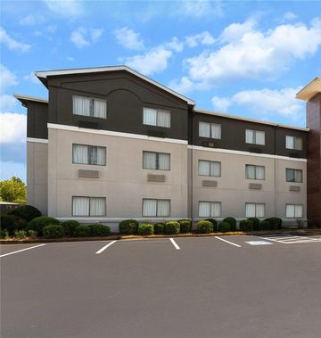 La Quinta Inn & Stes Jackson Airport