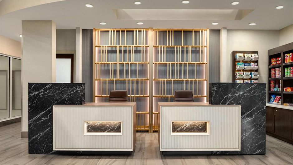 La Quinta Inn Vancouver Airport Lobby