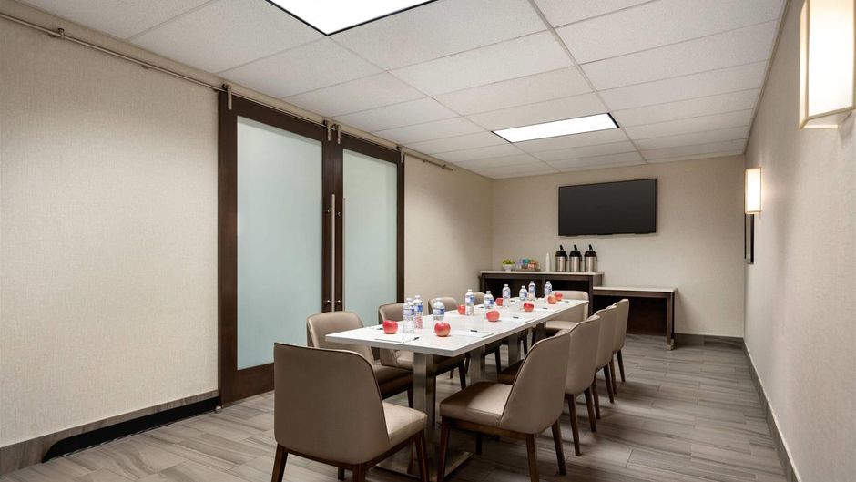 La Quinta Inn Vancouver Airport Meeting