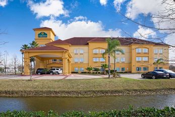 La Quinta Inn & Suites Pearland