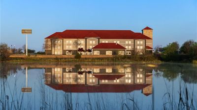 La Quinta Inn & Suites Shawnee