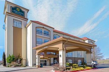 La Quinta Inn & Suites- Moore