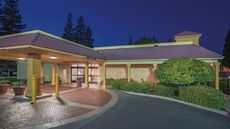Howard Johnson by Wyndham Sacramento Downtown