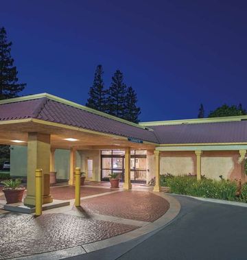 Howard Johnson by Wyndham Sacramento Downtown