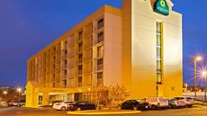 La Quinta Inn & Suites Nashville Arpt