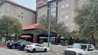 La Quinta Inn-Suites San Antonio Airport