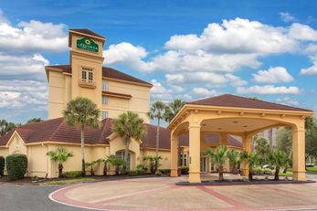 La Quinta Inn & Suites Butler Blvd