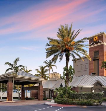 La Quinta Inn & Suites Miami Arpt West