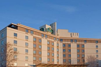 La Quinta Inn & Suites Somerville