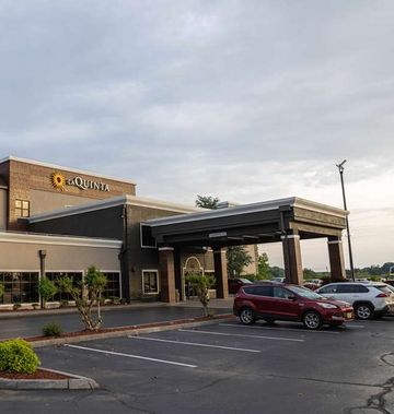 La Quinta Inn & Suites Knoxville East