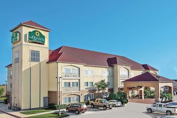 La Quinta Inn & Suites Mercedes