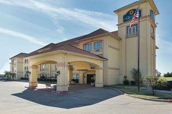 La Quinta Inn & Suites Alvarado