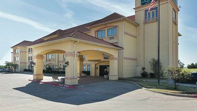 La Quinta Inn & Suites Alvarado