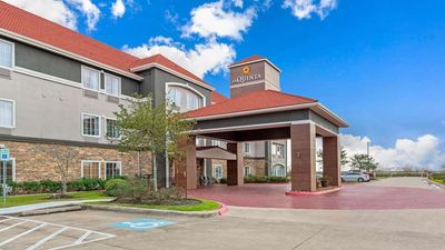 La Quinta Inn & Suites Bridge City