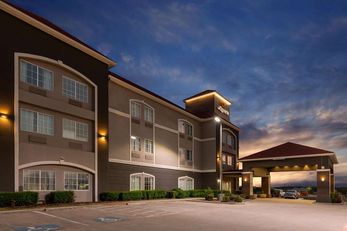 La Quinta Inn & Suites Bridgeport