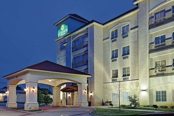La Quinta Inn & Suites DFW Airport