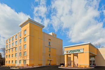 La Quinta Inn & Suites Danbury