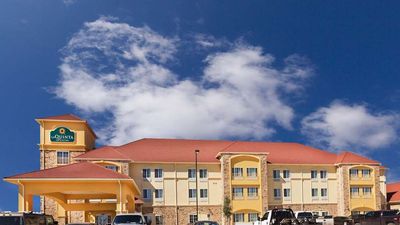 La Quinta Inn & Suites Floresville