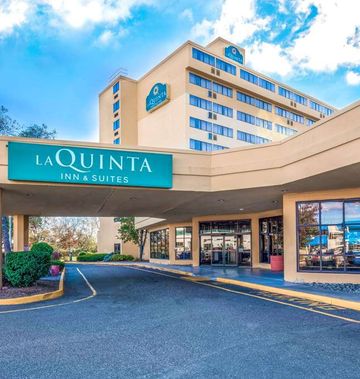 La Quinta Inn & Suites Meadowlands