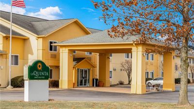 AmericInn & Suites by Wyndham Frankfort