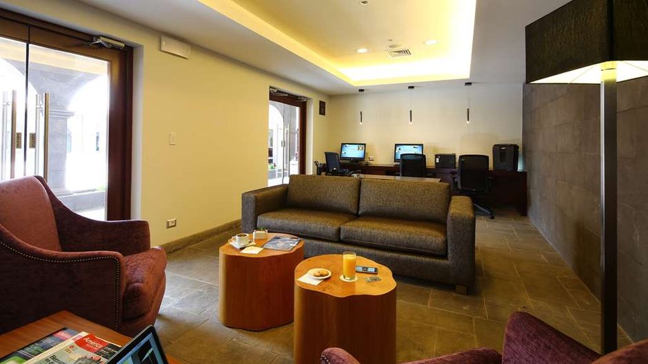 Hilton Garden Inn Cusco Lobby