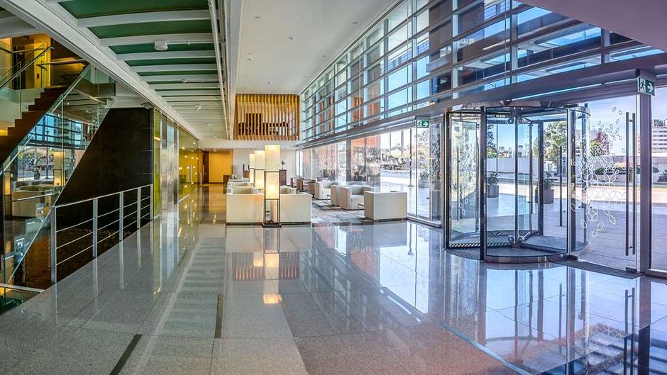Hilton Garden Inn Montevideo Lobby