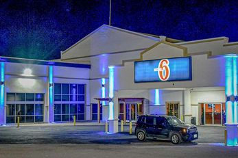 Motel 6 Snyder