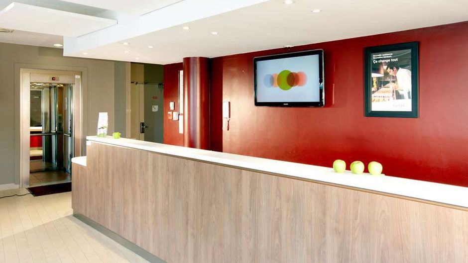 Campanile MLV Bussy St Georges Lobby