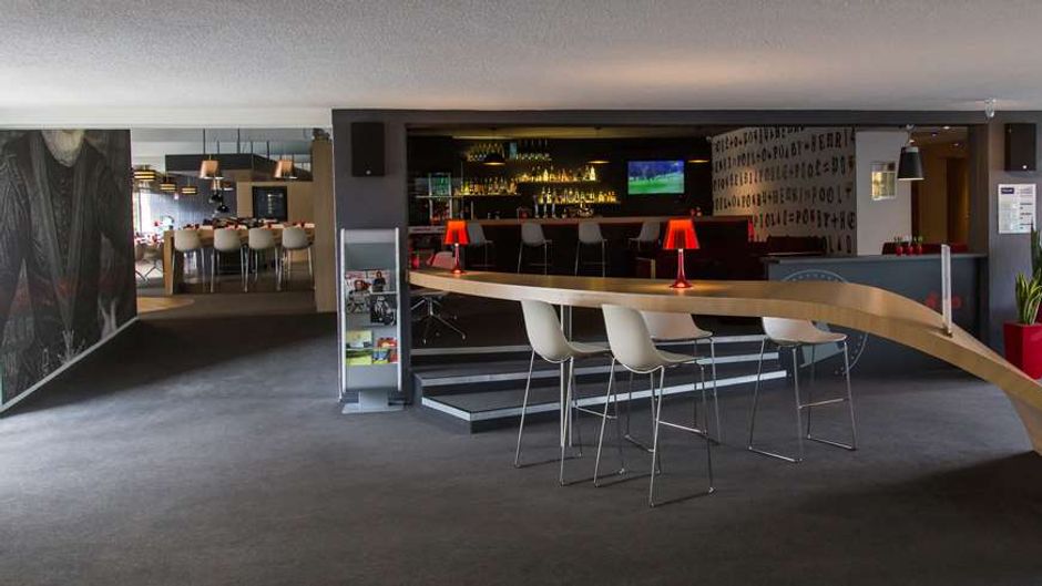 Kyriad Montchanin-Le Creusot Lobby