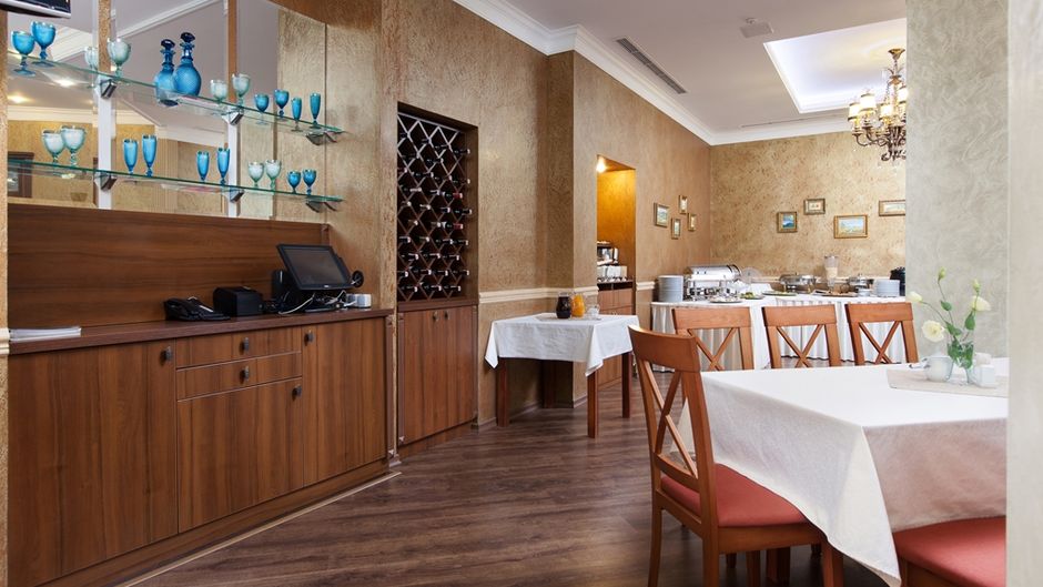 Alexandrovskiy Hotel Restaurant