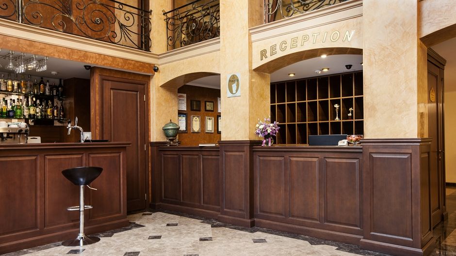 Alexandrovskiy Hotel Lobby