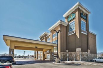 La Quinta Inn & Suites by Wyndham Niagar