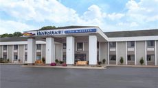 Baymont Inn & Suites Grand Haven