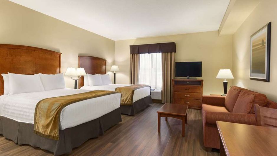 Days Inn & Suites Sherwood Park Suite