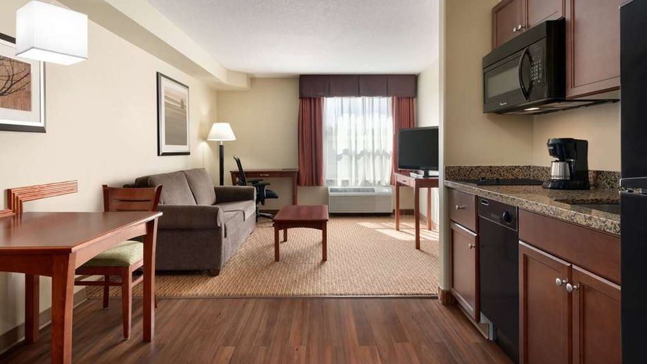 Days Inn & Suites Sherwood Park Suite